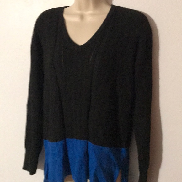 Color Block Sweater - Picture 2 of 3